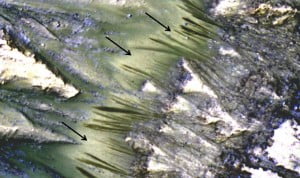¿Realmente hay agua corriendo por la superficie de Marte?