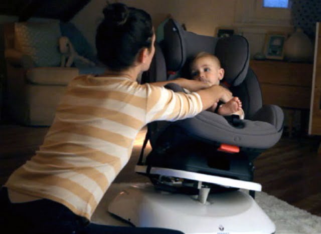 Una silla para bebés con el movimiento de nuestro automóvil silla auto