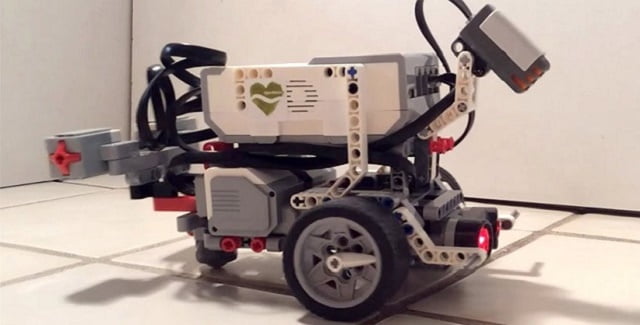 robot gusano lego